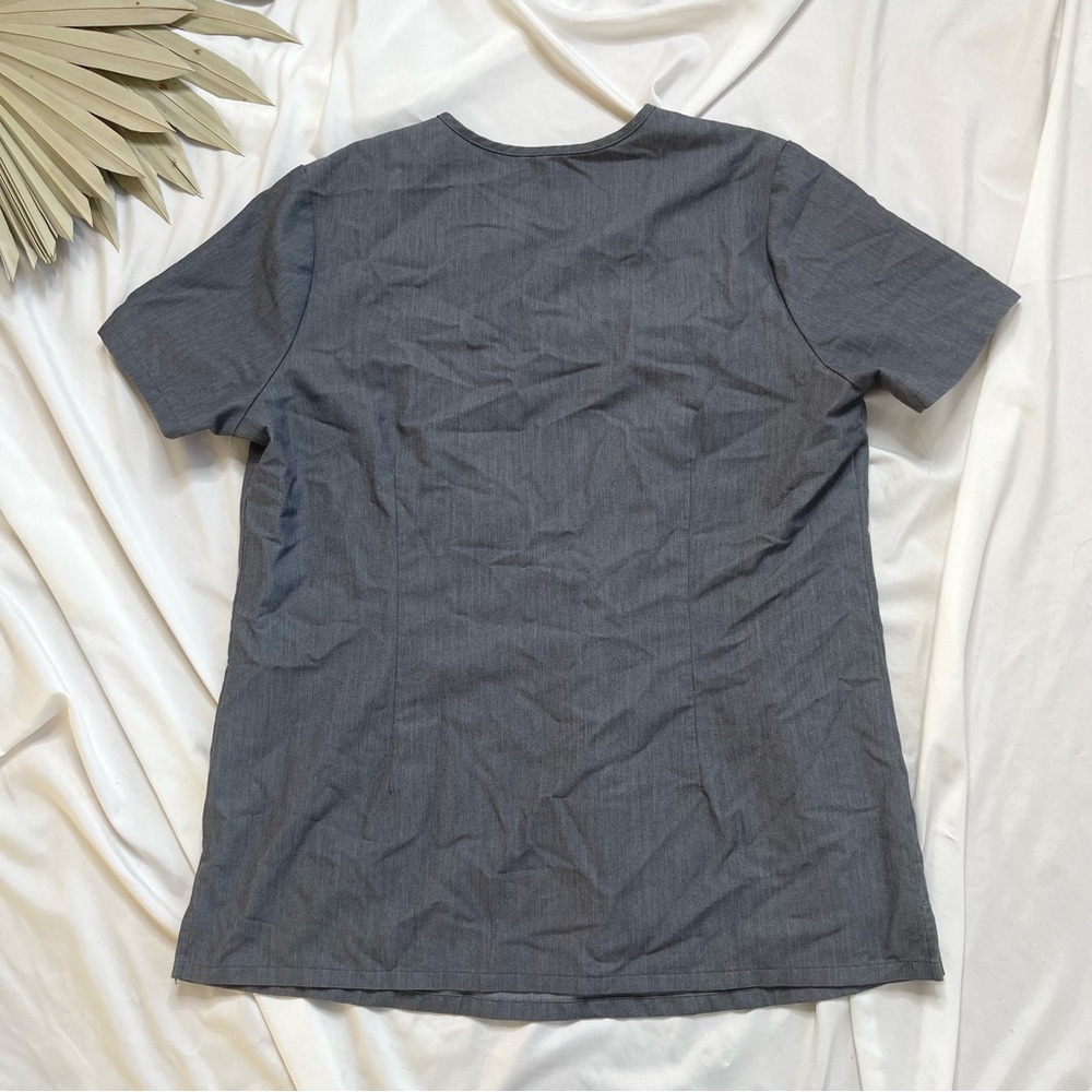 Figs Scrubs Graphite Grey Catarina Doctor Nurse One Pocket V-Neck Scrub Top - Picture 6 of 8